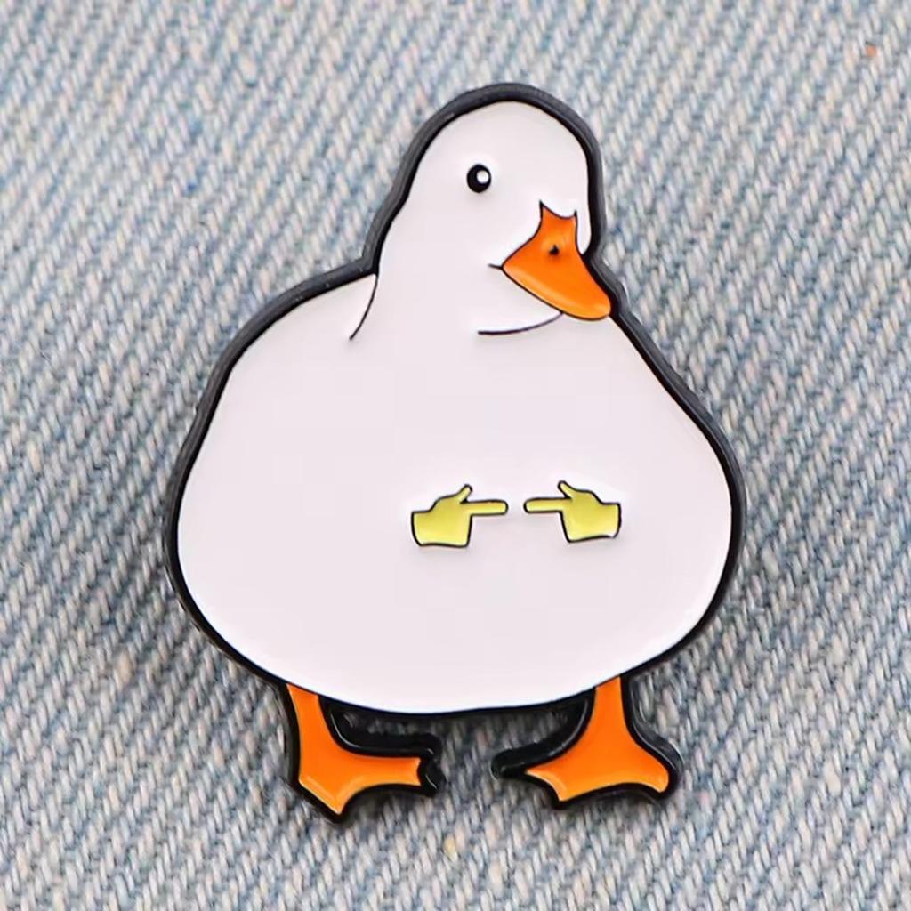 Elegant Duck Shaped Lapel Pin Handmade Animal Brooch Stylish Corsage Badge Fashion Accessory for Parties and Dinners