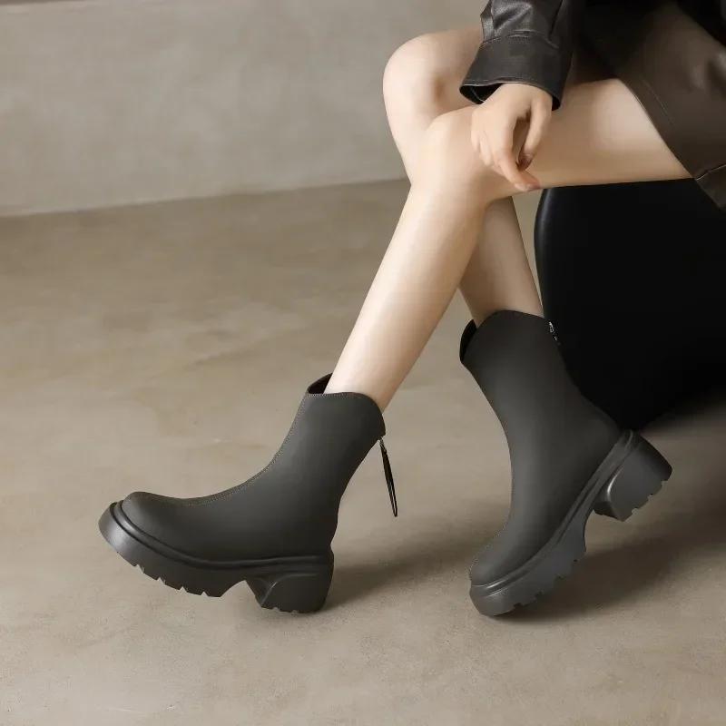 Fashion 2024  Women's Slimming Thick Bottom Boots Autumn Style Petite Height Increasing Versatile Sponge Cake Tube Slimming