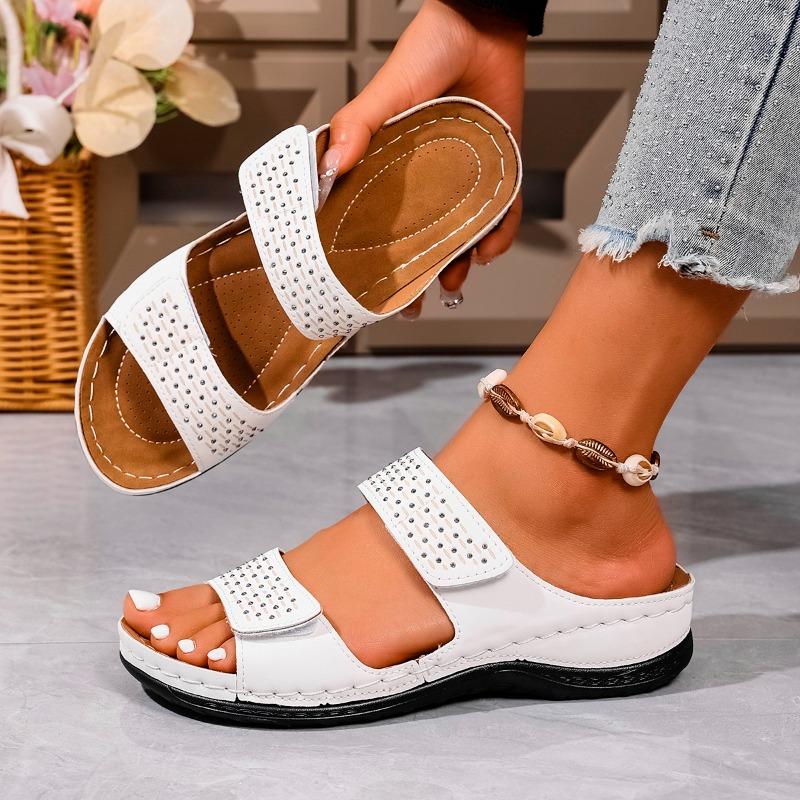 Plus Size Platform Sandals and Slippers Women's Casual Explosive Fashion Round Head Rivet Fish Mouth Flip-Flops