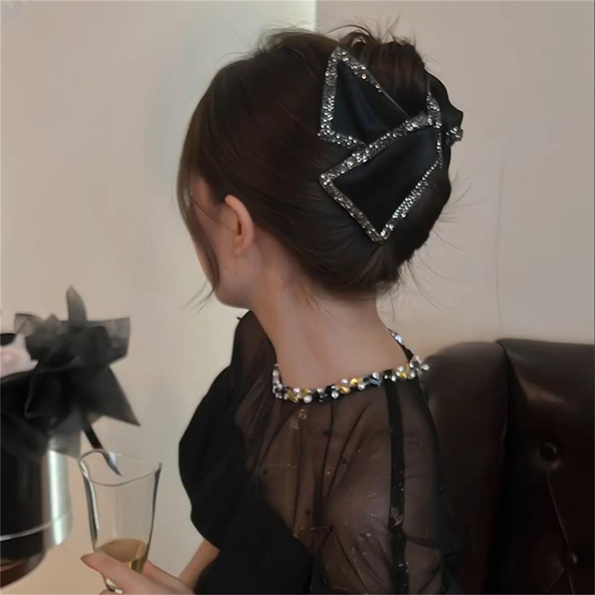 New high-end hair clip, large shark clip for women s back of the head, elegant hair accessory.