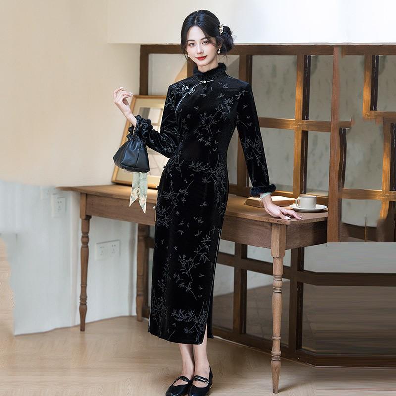 Velvet Long Sleeve Qipao Dress Winter Warm Thick Fleece-Lined Retro Chinese Style Womens Elegant Coat Medium