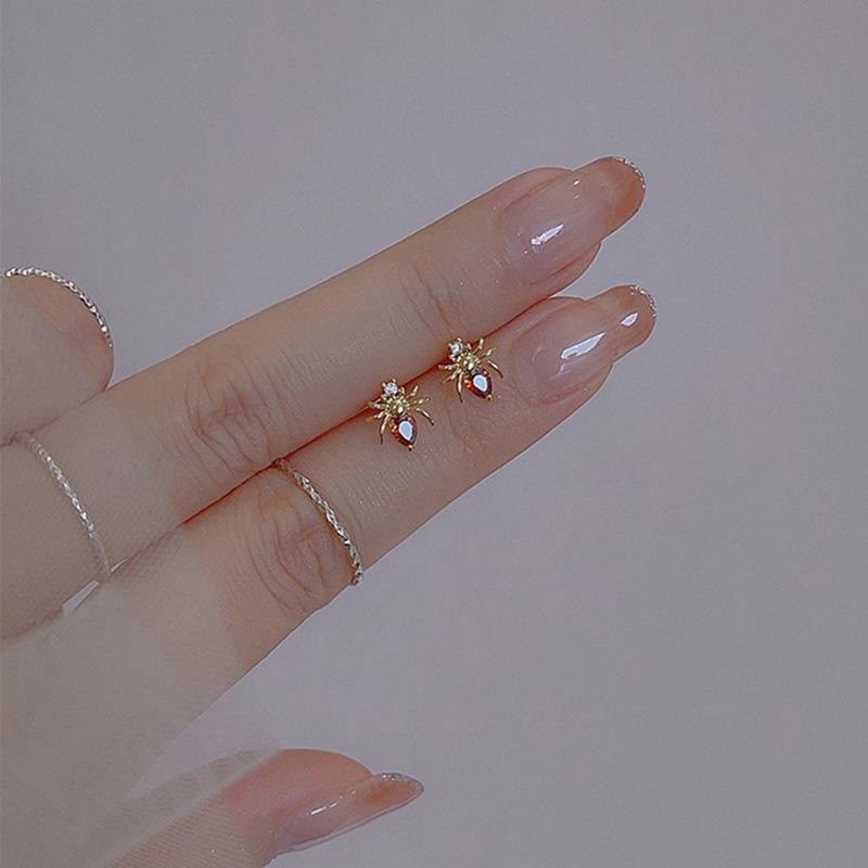 Dark Style Spider Heart Zircon Earrings for Women - Unique Insect Design, Sweet Cool, and Indifferent Style Ear Accessories.