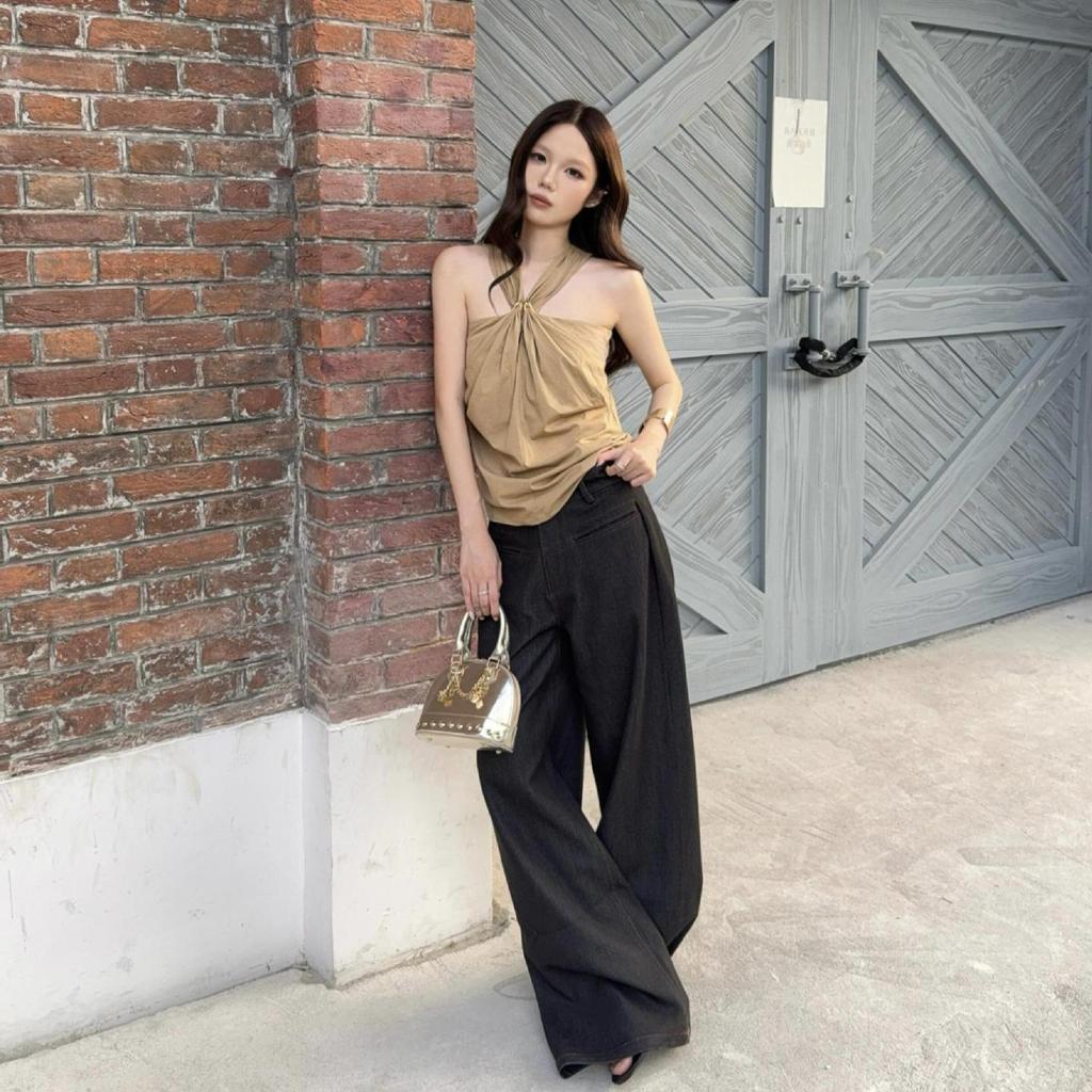 Niche Design Sense Metal Buckle Neck Vest Women's Summer New High-end Sense Waist and Thin Temperament Sleeveless Top