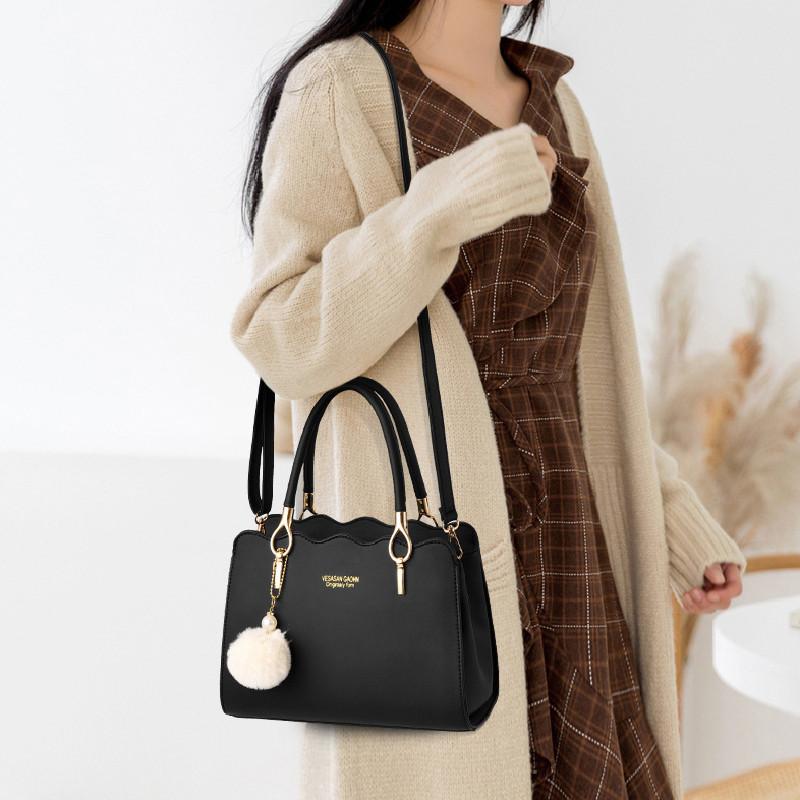 Stylish And Spacious Women's Tote Bag For 2023 Trends