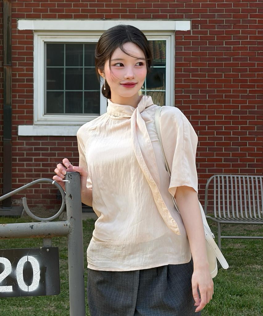 ROEM High-Neck Ribbon Tie Blouse Rmblg25Nt6