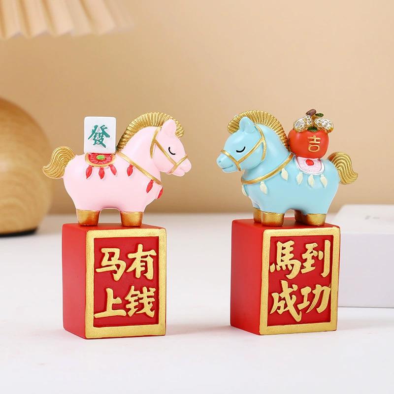 1Pc Gift Ornament Festival Gift Mascot Souvenir Gift Horse Ornament Creativity Resin Ornament Home Decor