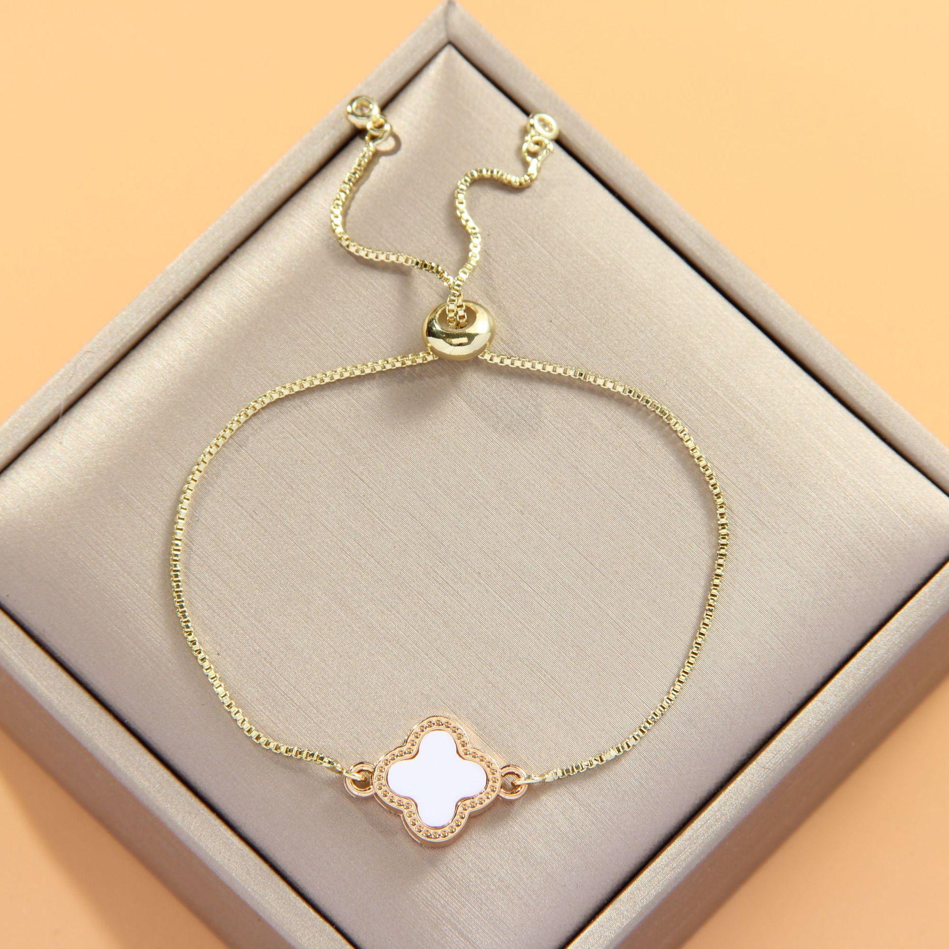 Регулируемый браслет «Четырехлистный клевер»: Женские красочные украшения Юго-Восточной Азии