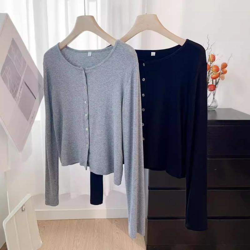 Early spring new black knitted cardigan women's high-end short jacket casual versatile top