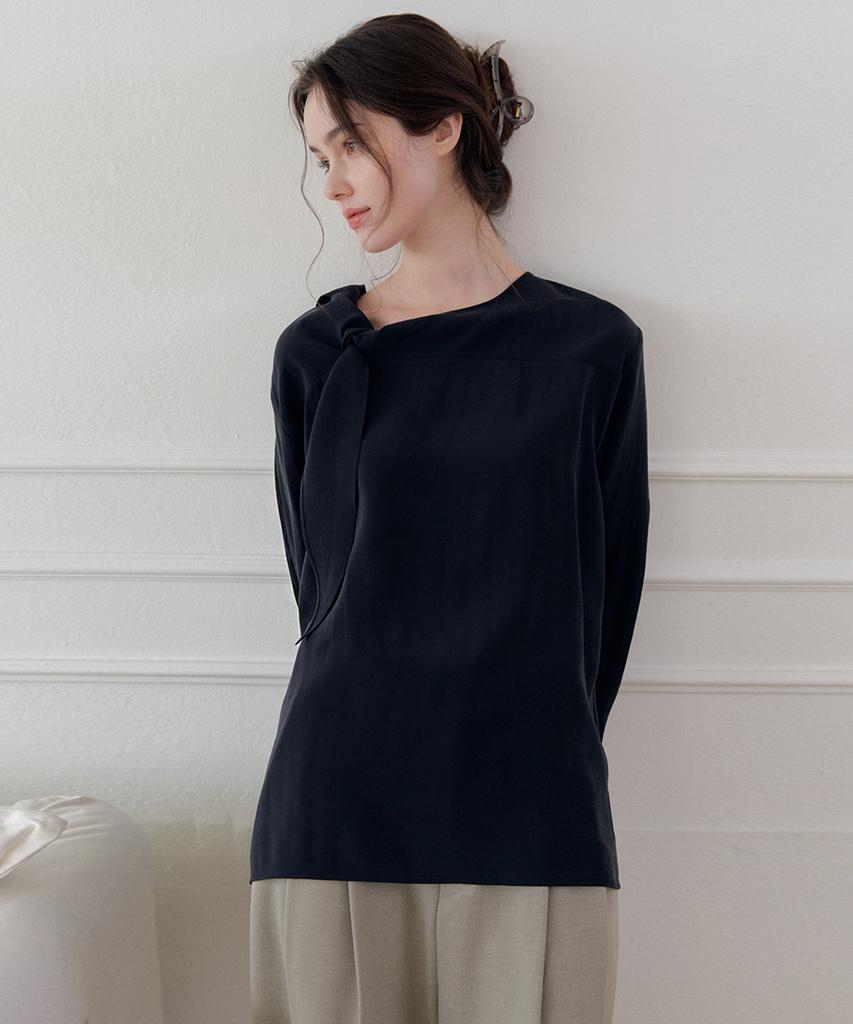 Meojiaenminggeul Soft Knot Tie Blouse (Black)