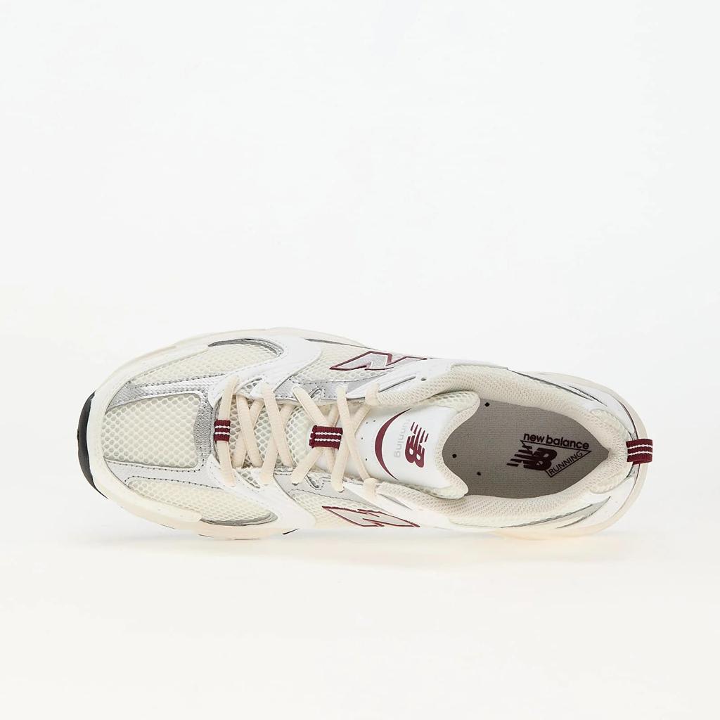 Sneakers New Balance White Women Version 530
