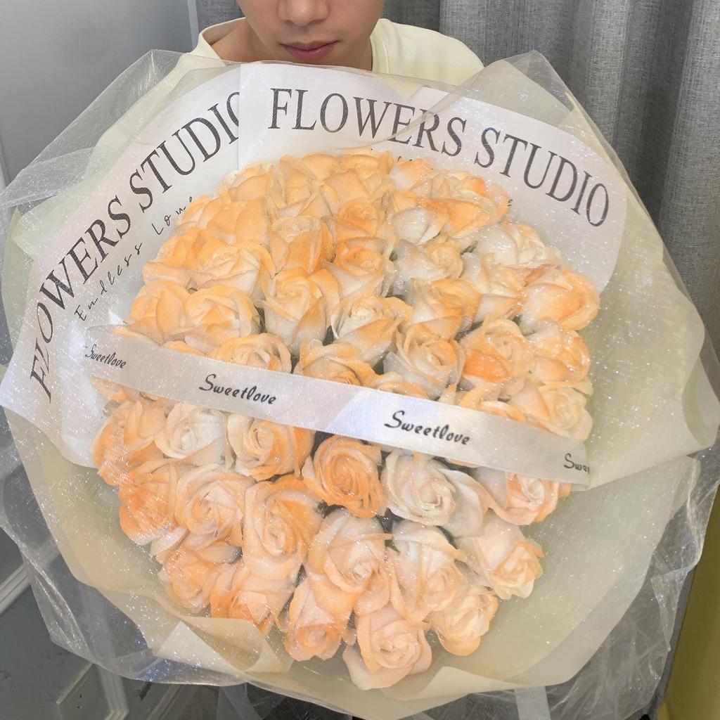 Seifenstrauß mit blauen Rosen in Crushed-Eis-Optik – Valentinstags- oder Geburtstagsgeschenk für Freund/Freundin