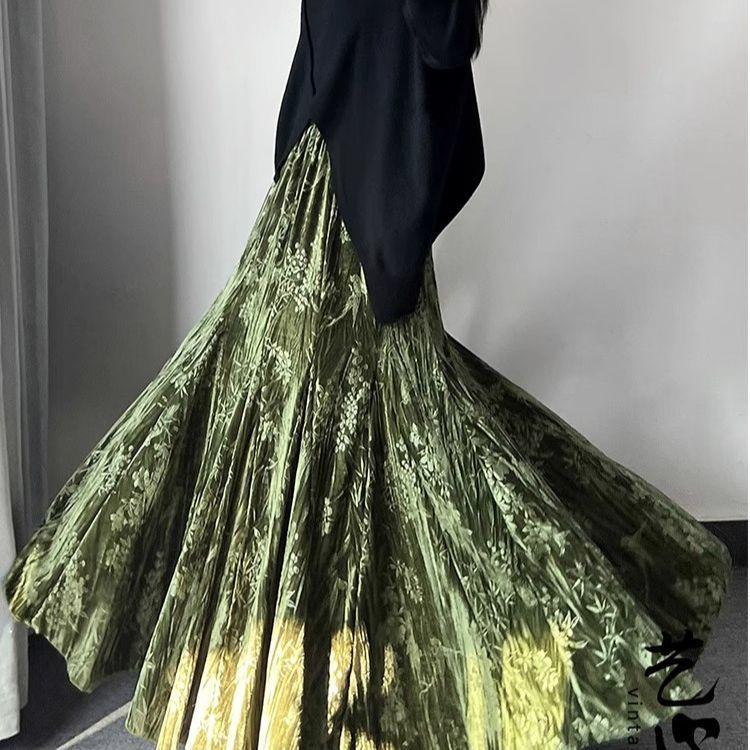 Retro Women's Velvet Long Skirt  Printed Velvet Skirt Autumn and Winter Thick Flared A-Line Skirt