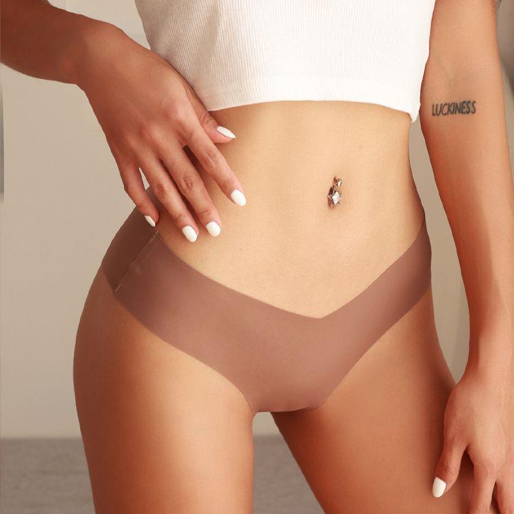 Women's Seamless Ice Silk Low-Waist Briefs: Breathable, Quick-Dry, Pure Cotton Crotch - Perfect for Yoga & Sports.