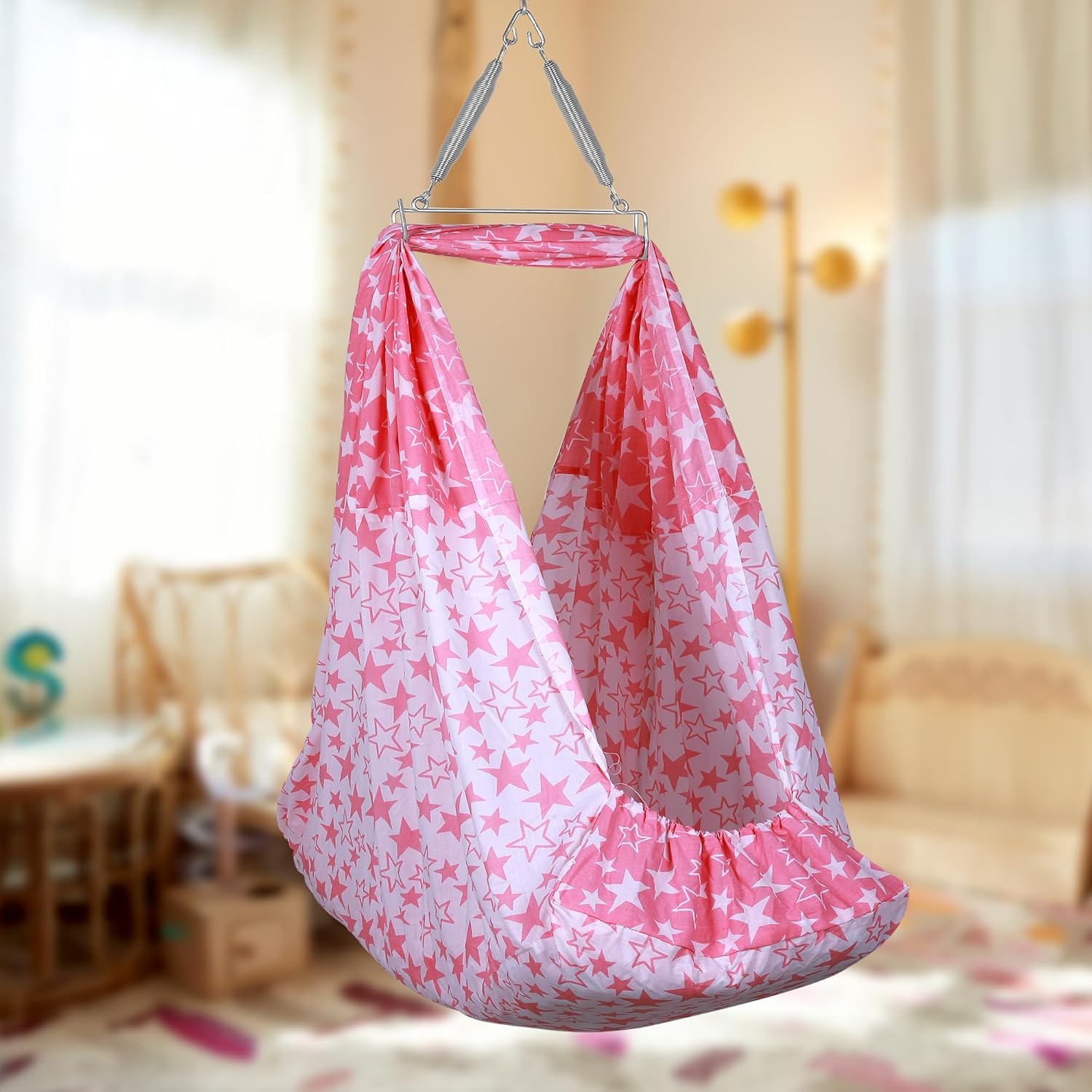 

Детская люлька-качель для новорожденных | Хлопковая ткань с наполнителем из волокна Recron | Пружинная вешалка, москитная сетка и матрас с карманом-вкладышем | 2.5 x 1 x 2.5 Meters