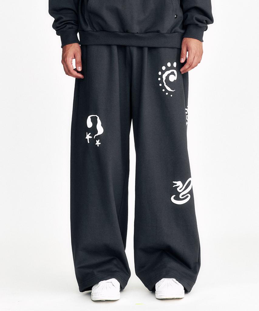 Sseleupe Symbol Embossed Sweatpants Charcoal
