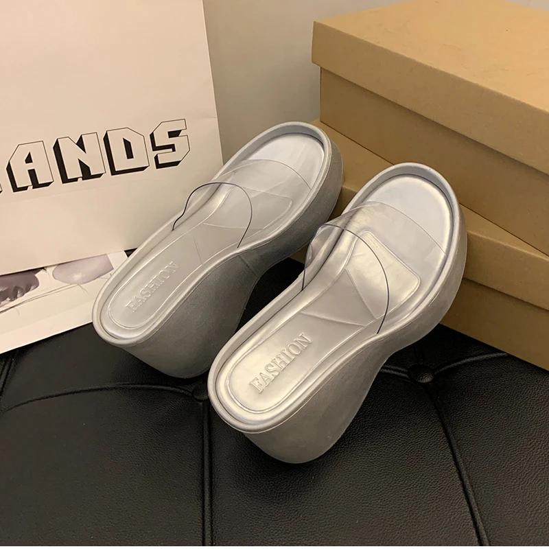 

2025 Летние босоножки на платформе с открытым носком и клиновидным каблуком, женские шлепанцы, повседневные уличные пляжные отпускные слайды 35 серебряный