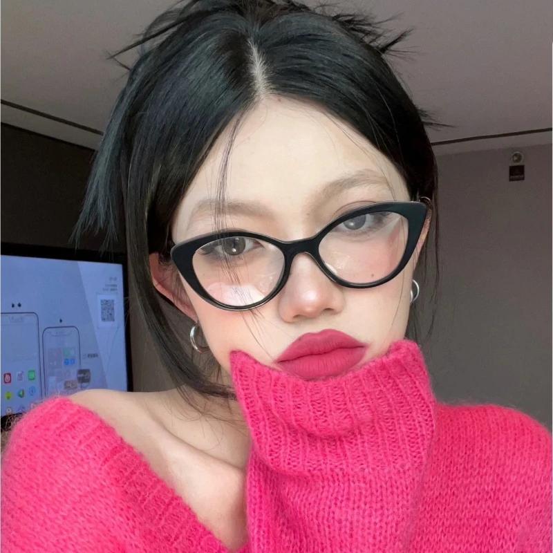 New Fashionable Cat Eye Flat Lens Trendy Anti Blue Light Glasses Personalized Retro Optical Eyeglasses Luxury Brand Eyewear