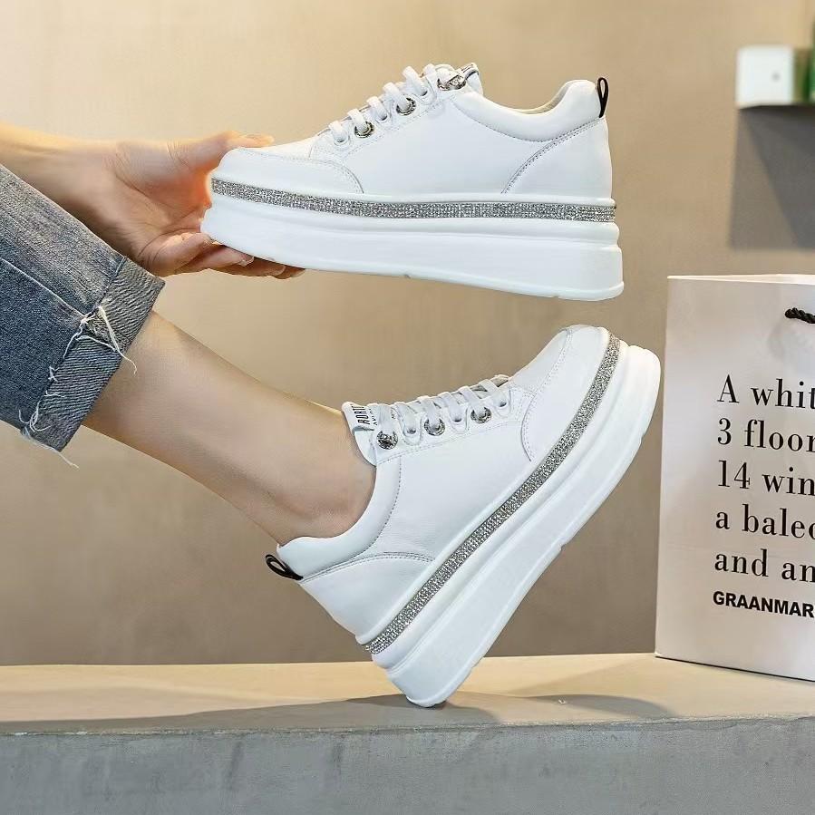 Fashion Leather Niche Platform Sports Shoes Autumn New Heightening Soft Leather Board Shoes Muffin Casual White Shoes