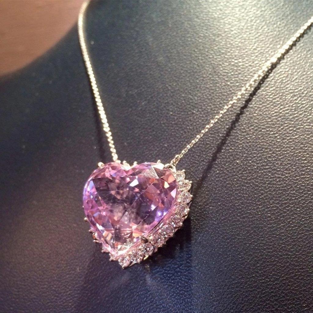 Light Luxury Heart-shaped Zircon Inlaid Pendant Necklace, Suitable for Daily Wear, Valentine's Day Gifts, Birthday Gifts