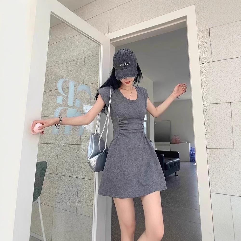 

French-Style Pleated Sleeveless A-Line Dress: Summer Petite Slimming Waist One size [Recommended for up to 125 jin]