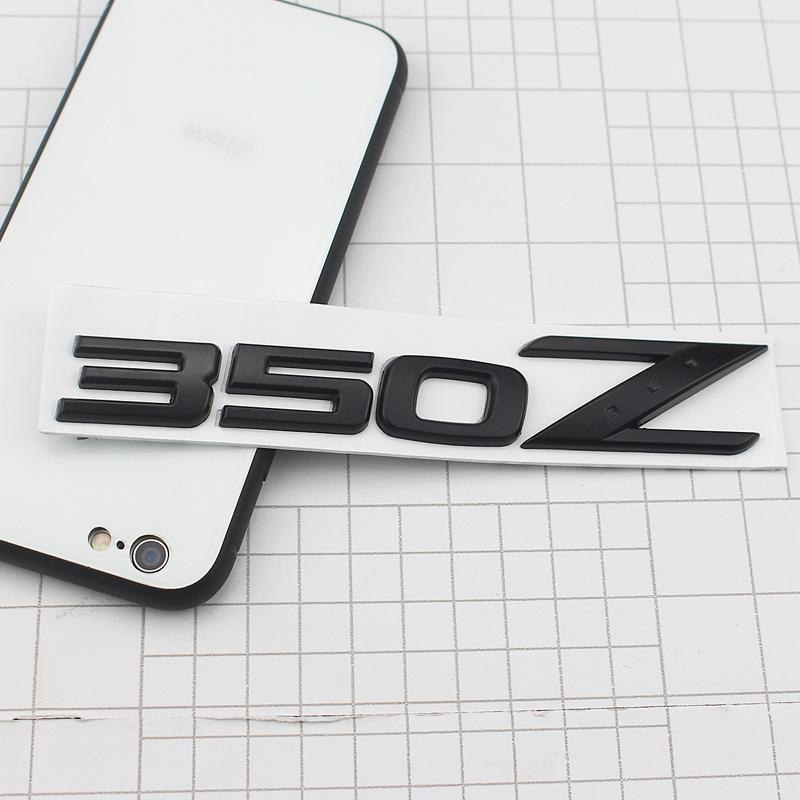 350Z Metallkarosserie 370Z Heckkiste mit Z Heckkisten-Logo gekennzeichnet, und Z 350Z Modifikation an der Seitentür angebracht
