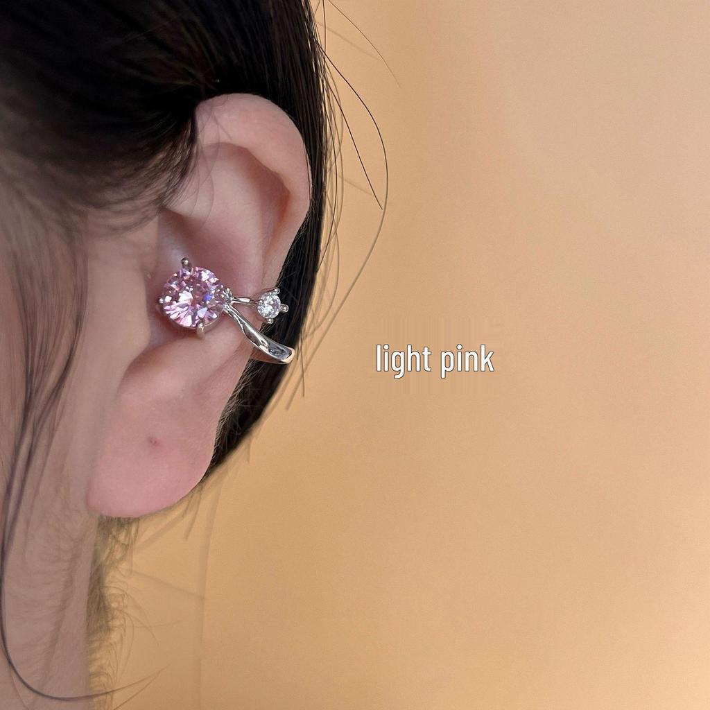 Elegant Light Bulb Ear Cuff – No Piercing Needed, Luxurious and Unique Women's Ear Jewelry