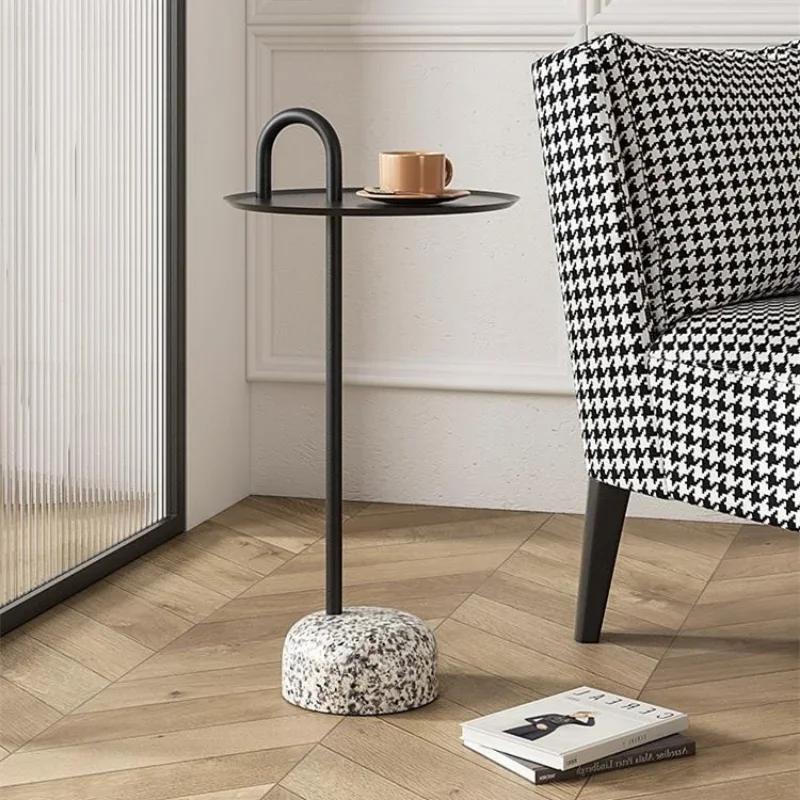 Diseño Nórdico Rock Mesa de Centro Pequeña Mesa Auxiliar para Sofá de Salón Práctica Móvil Mesa de Esquina para Apartamento Pequeño