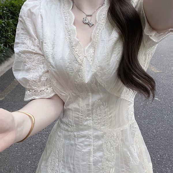 French Elegant Lace Puff Sleeve Summer Midi Dress - Women's Court Style, Waist-Cinching, Slimming Tea Party Attire