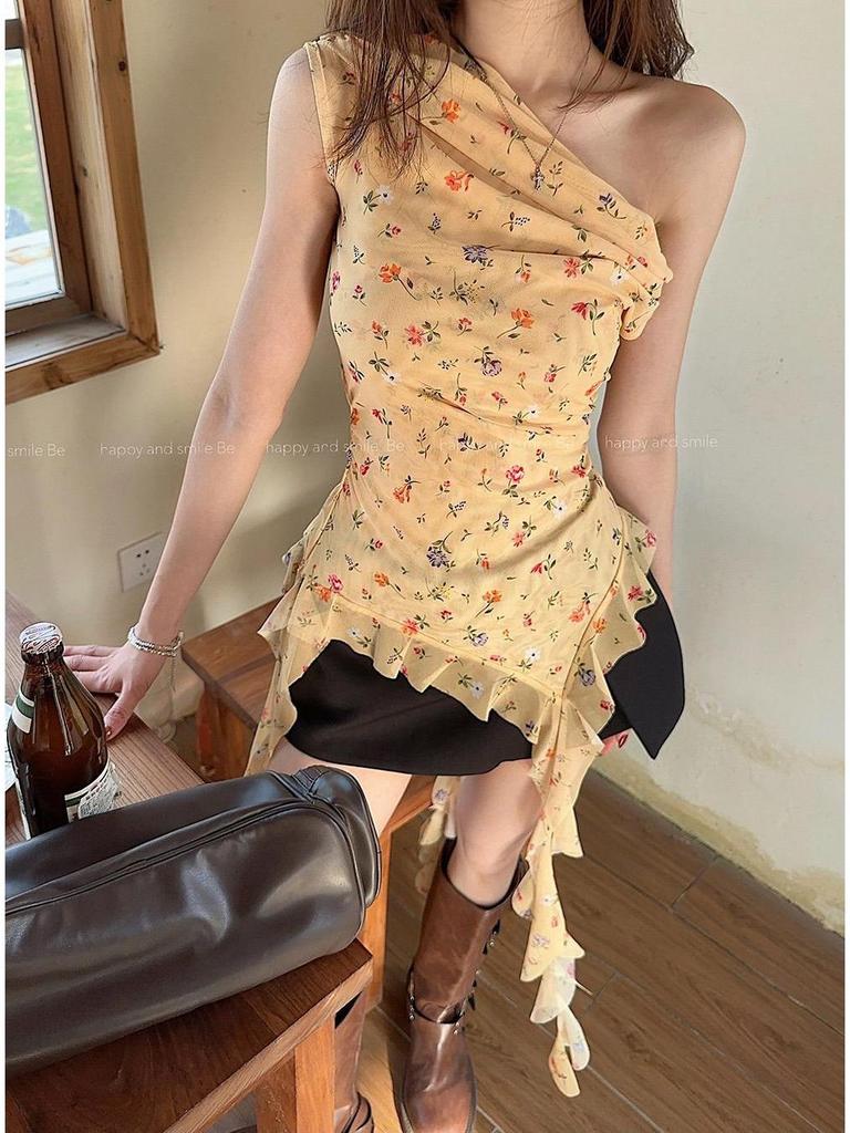 Letnia Kwiatowa Koszulka z Jednym Ramieniem i Wstążką - Słodka & Pikantna Dopasowana