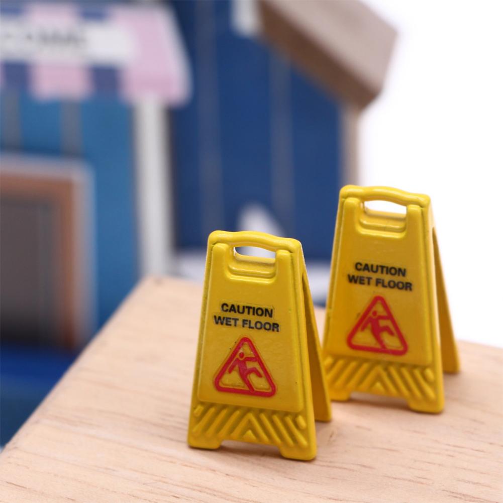 Miniature Toy House Wet Floor Warning Sign Educational Role-playing Decoration Decora Z3A7