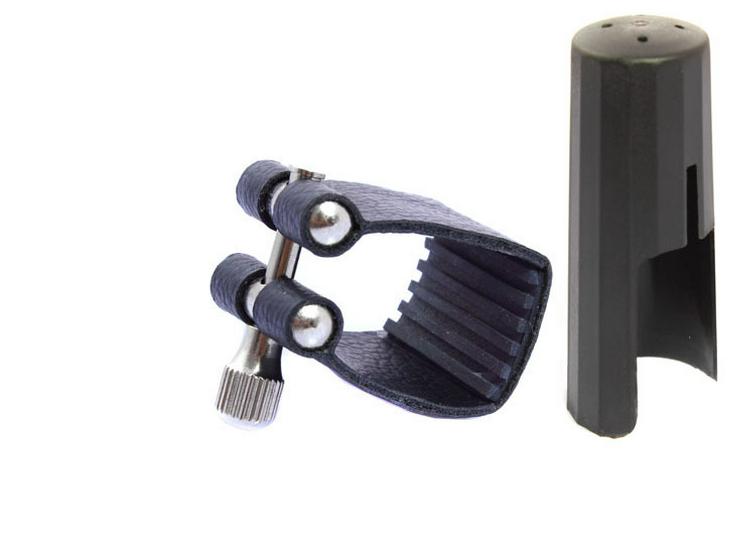 Clarinet Mouthpiece Set with Reed, Cap, Clip, Spring, and Soft Bakelite Mouthpiece