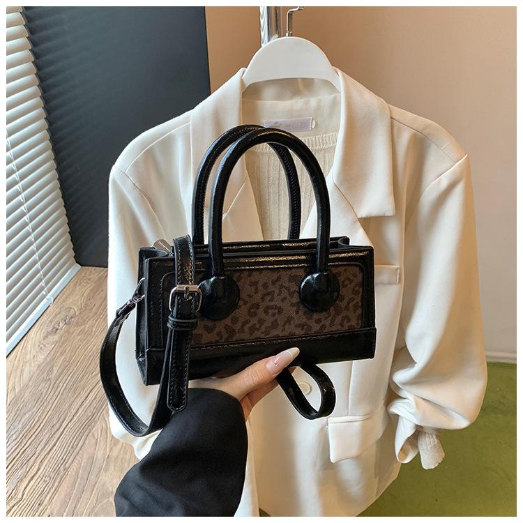 Beliebte Handtasche Damentasche Herbst und Winter neu retro Mode kleine quadratische Tasche hochwertig einzelne Schulter schräg Umhängetasche