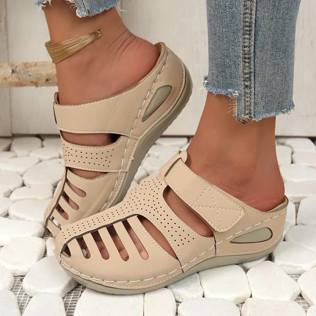 Women's Slippers Thick Soled Sandals Summer Flat Bottomed Fashionable Soft Soled Beach Sandals EVA Slippers White 2025 New Style