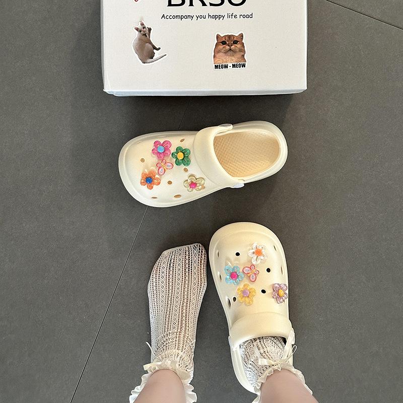 Stylish and cute cartoon simple colorful flower hole shoes women wear versatile cool slippers beach shoes in summer