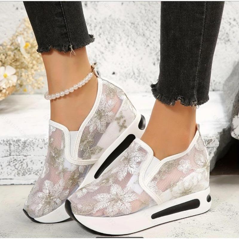 2025 Women's Fashion Flat Bottom Inner Height Increase Mesh Breathable Casual Single Shoes