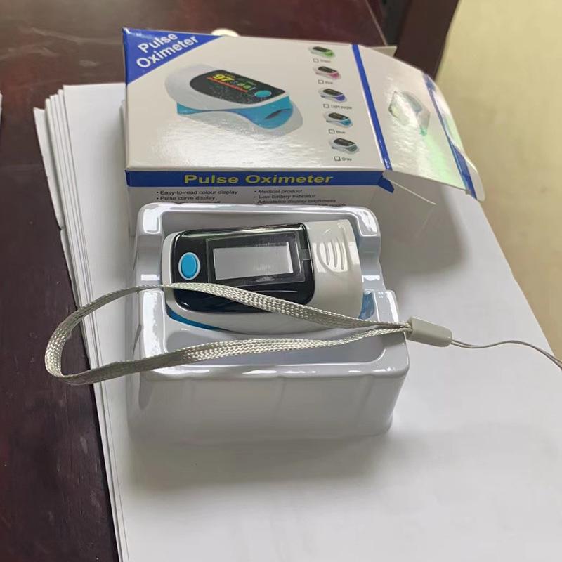 CE Certified Finger Pulse Oximeter for Elderly Sleep and Heart Rate Monitoring