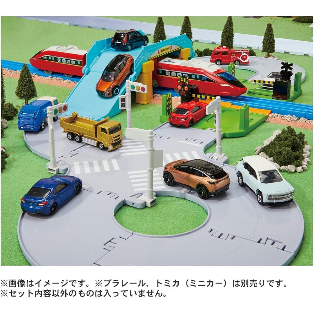 Takara Tomy Tomica Town Crossing and Bridge Road Set Toy Cars for Ages 3 and Up