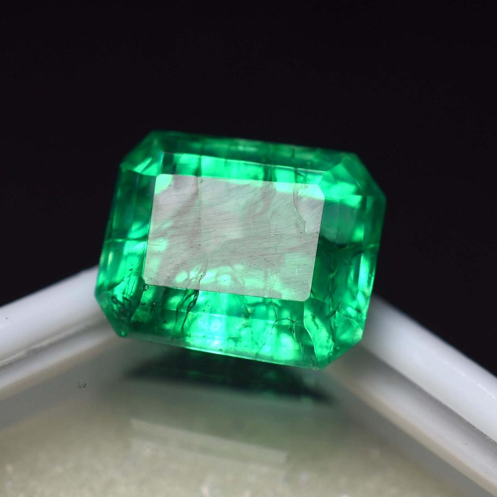 Most Demandable Natural Muzo EMERALD Green 8.00 Ct CERTIFIED Gemstone Emerald AM-188