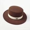 Retro British Style White Ribbon Flat Top Top Top Hat Couple Men and Women Gentleman's Hat Spring and Autumn Large Flat Brim Woolen Thermal Hat