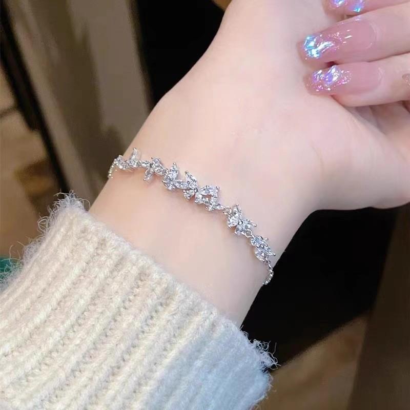 Elegant Wisteria Zircon Bracelet For Women Delicate And Luxurious Design Floral