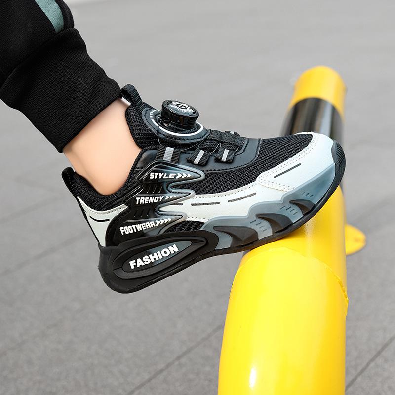 2026 spring new lightweight mesh breathable children s running shoes medium and large children s non-slip casual shoes 28