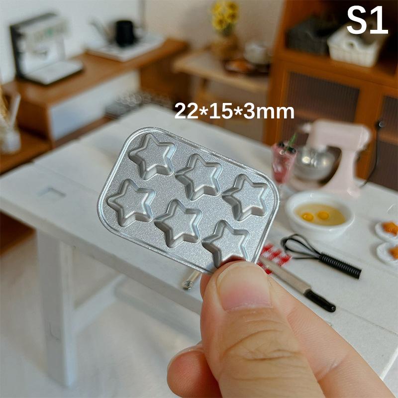 1Pc Doll House Kitchen Decoration Mini Baking Mold Animal Love Star Pattern Shooting Scene Props