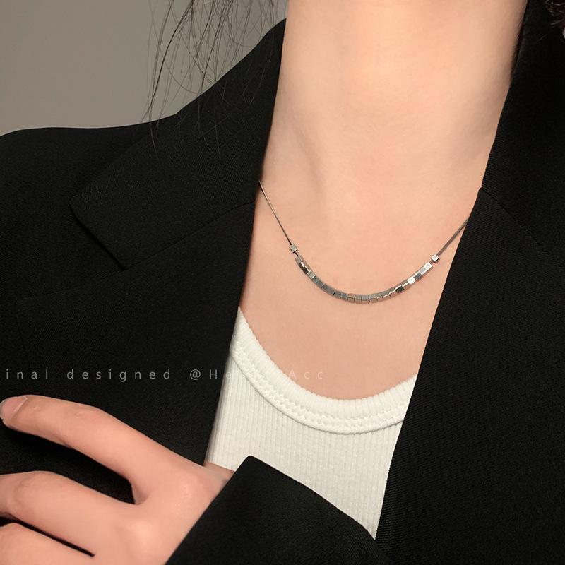 Square Titanium Steel Collar Chain for Women, Summer Casual Accessory, Simple and Cool Style Necklace