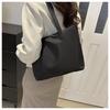 Korean-Style Large Capacity Spring 2024 Fashion Tote: Retro Casual Women's Shoulder Bag