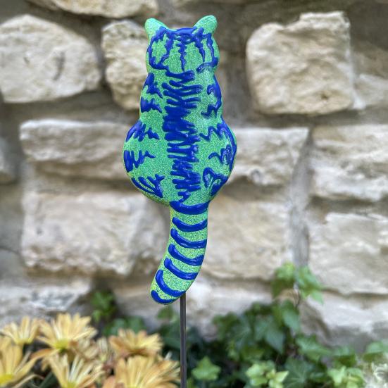 Cat Garden Stake Resin Cat with Metal Ground Insert Stake Colorful Cat Stake for Flower Beds Yard Art Flower Pot