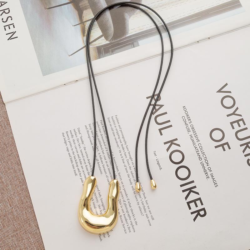 2025 Fashion Leather Cord Clavicle Necklace - Women's High-End Luxury Pendant Chain Accessories