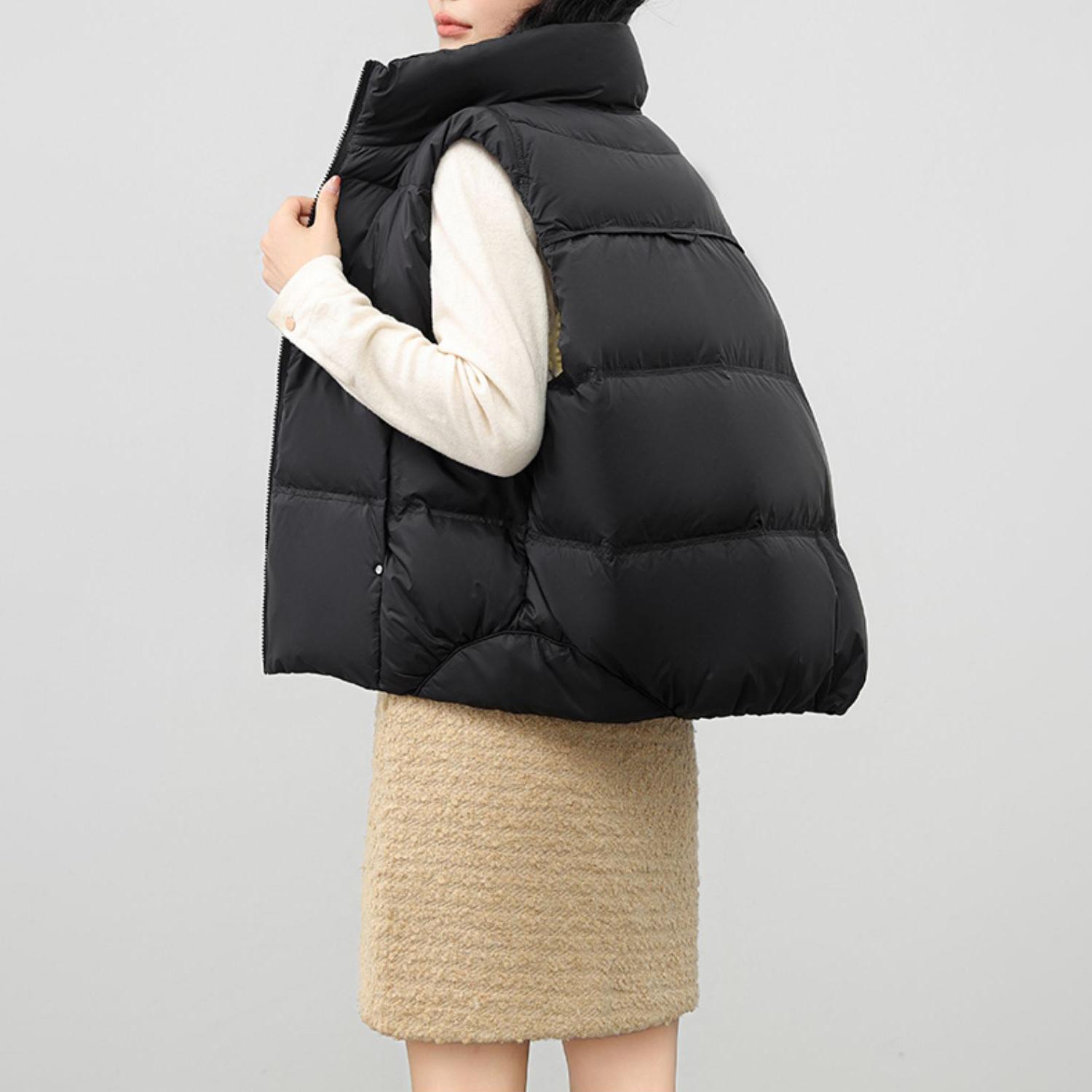 Женская легкая термокуртка без рукавов с воротником-стойкой — фото 14