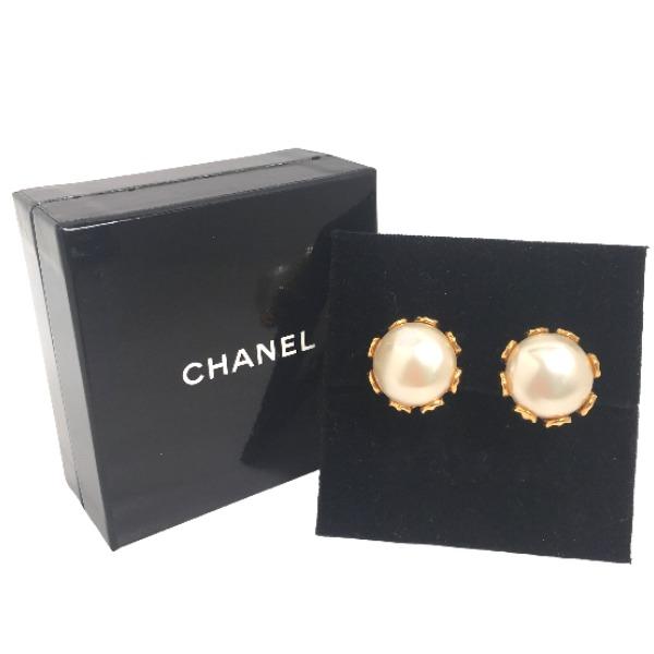 Chanel Large Elegant Earring Gold Plated Gold Women Used