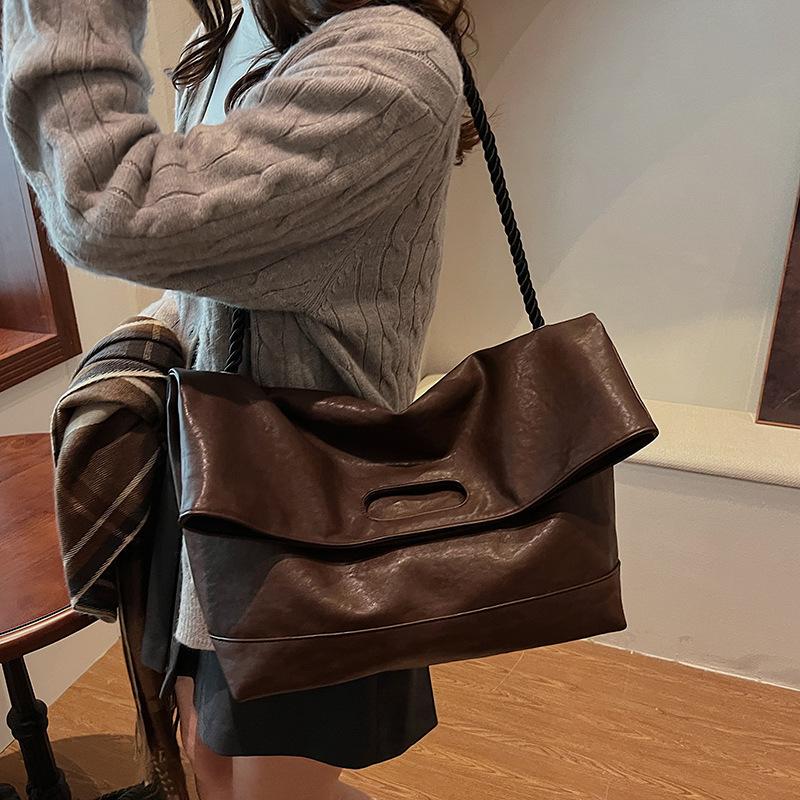 

Big bag 2025 new large-capacity soft leather tote bag simple commuter women s bag new shoulder handbag women s 34*13*42