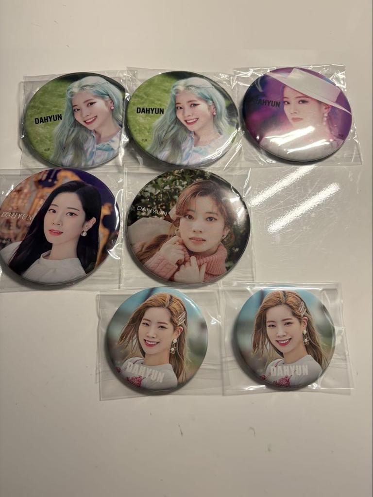 [USED] Twice Dahyun can badge